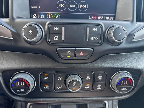 Certified 2022 GMC Terrain AT4 w/ Infotainment Package II AWD/4WD image 29