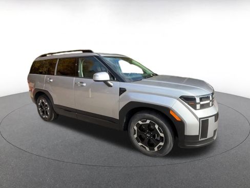 Used 2025 Hyundai Santa Fe SEL image 2