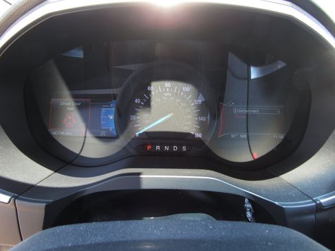 Used 2019 Ford Edge Titanium FWD image 28