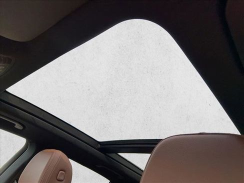 Used 2025 Mercedes-Benz GLE 350 4MATIC image 16