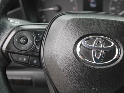 Used 2024 Toyota Corolla LE FWD image 17