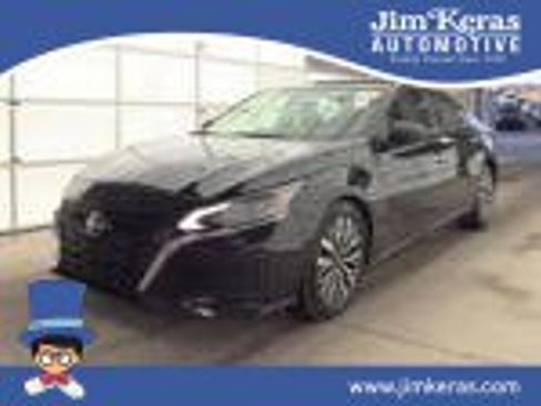 Used 2024 Nissan Altima 2.5 SV image 1
