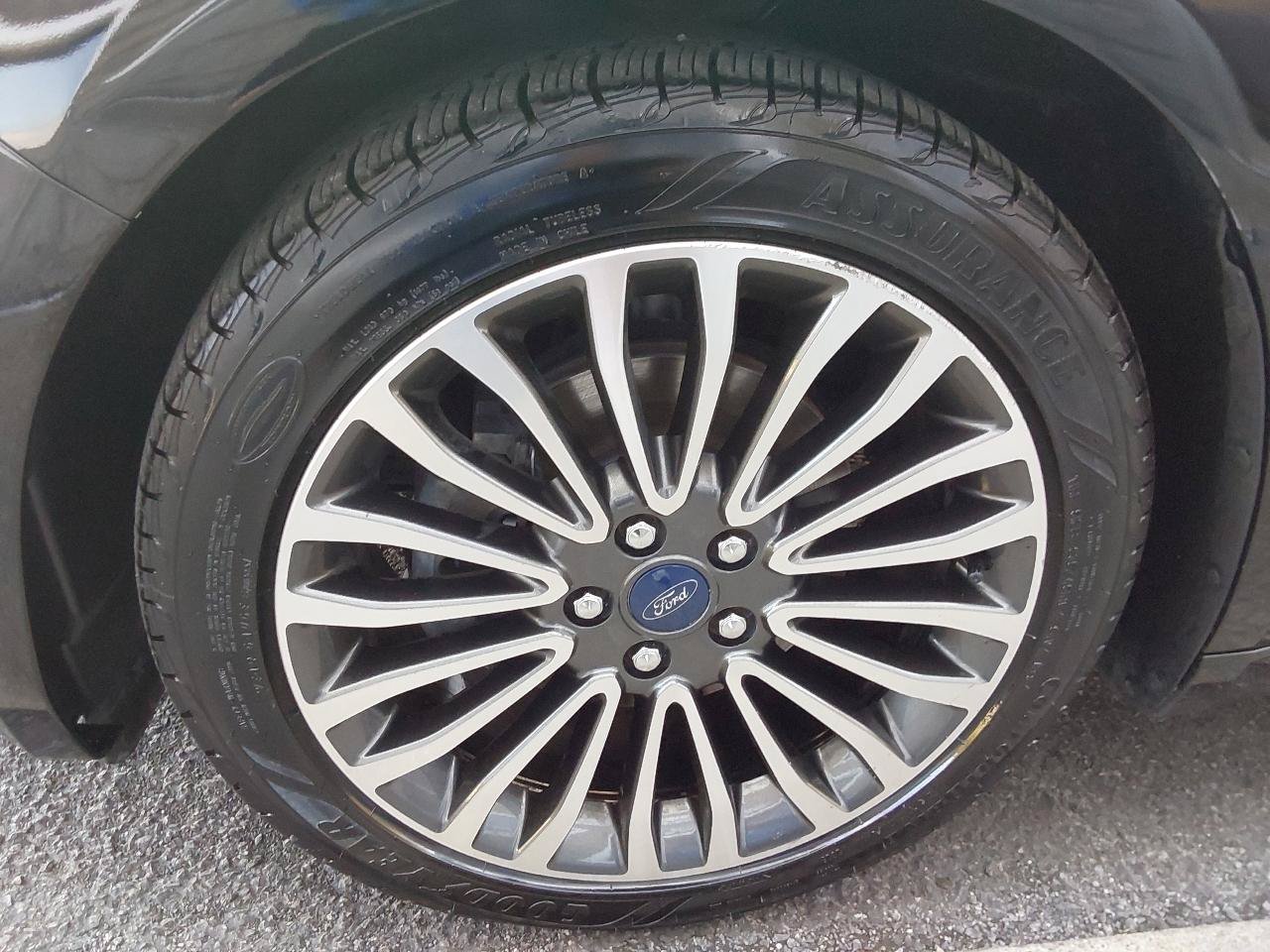 Used 2017 Ford Fusion Titanium AWD/4WD image 12