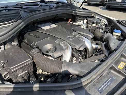 Used 2014 Mercedes-Benz GL 450 4MATIC image 11