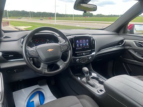 Used 2022 Chevrolet Traverse LT FWD image 11
