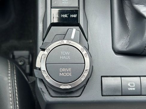 Certified 2025 Toyota 4Runner Limited AWD/4WD image 32