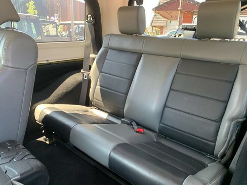 Used 2010 Jeep Wrangler Rubicon w/ PWR Convenience Group AWD/4WD image 15
