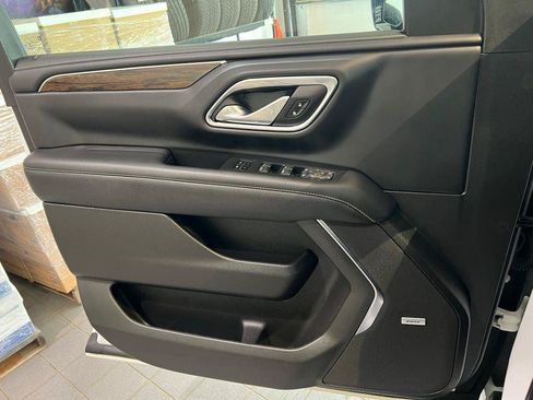 Used 2022 Chevrolet Tahoe Premier AWD/4WD image 17