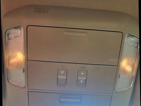 Used 2010 Toyota Sequoia Limited image 28