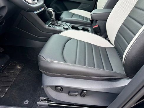 New 2026 Volkswagen Taos SEL AWD/4WD image 14