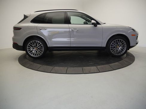 Certified 2023 Porsche Cayenne Platinum Edition AWD/4WD image 8