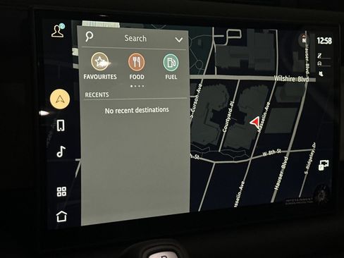 New 2025 Land Rover Defender 130 X-Dynamic SE image 20