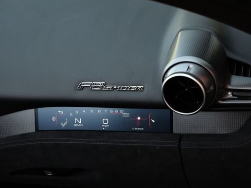 Used 2023 Ferrari F8 Tributo RWD image 30