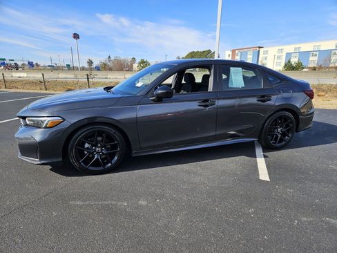 Used 2025 Honda Civic Sport image 3