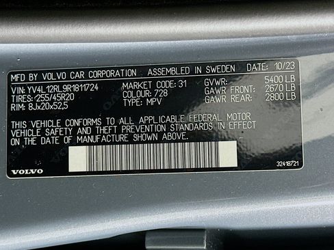 Used 2024 Volvo XC60 B5 Plus w/ Climate Package AWD/4WD image 12