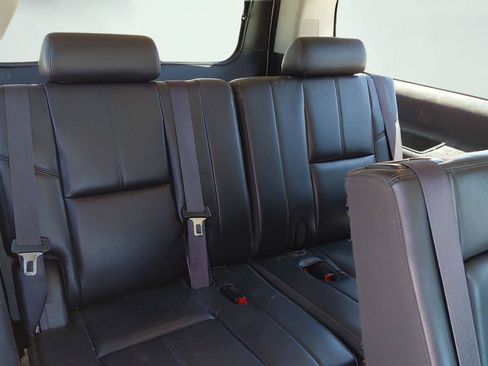 Used 2014 GMC Yukon XL SLT AWD/4WD image 17