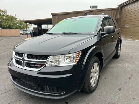 Used 2019 Dodge Journey SE image 8