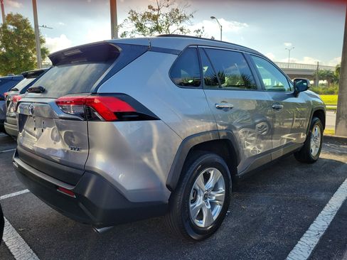 Used 2021 Toyota RAV4 XLE image 4
