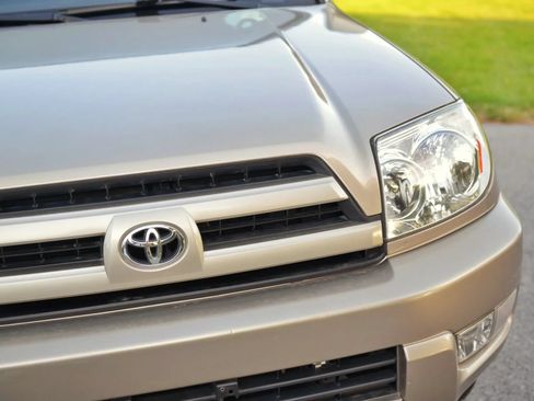 Used 2004 Toyota 4Runner Limited AWD/4WD image 26