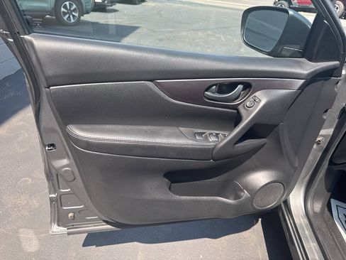 Used 2017 Nissan Rogue Sport S AWD/4WD image 14