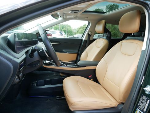 Certified 2023 Kia EV6 GT-Line AWD/4WD image 33
