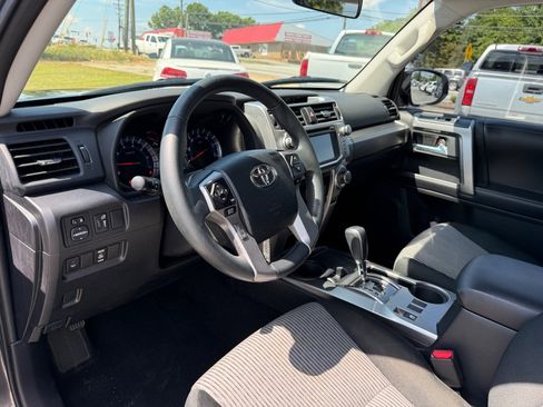 Used 2016 Toyota 4Runner SR5 RWD image 7