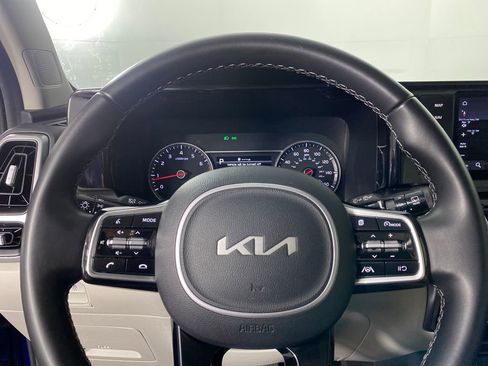 Certified 2022 Kia Sorento S w/ Panoramic Sunroof Package image 14
