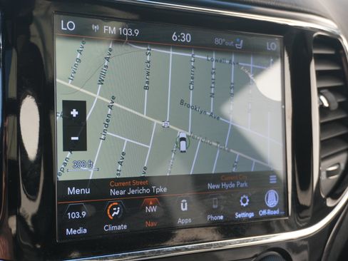 Used 2020 Jeep Grand Cherokee Overland AWD/4WD image 38