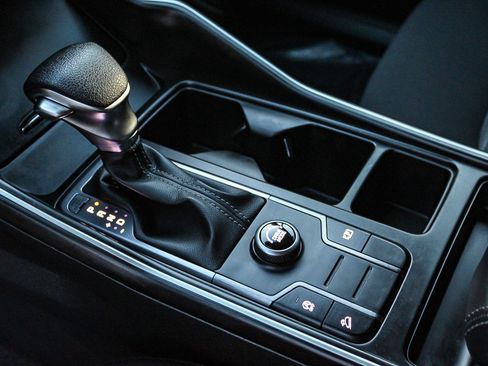 Used 2023 Kia Sorento LX image 20