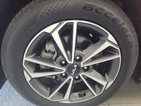 Used 2023 Kia Forte LXS w/ LXS Technology Package FWD image 31