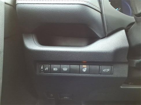 Used 2024 Toyota RAV4 XLE Premium image 15