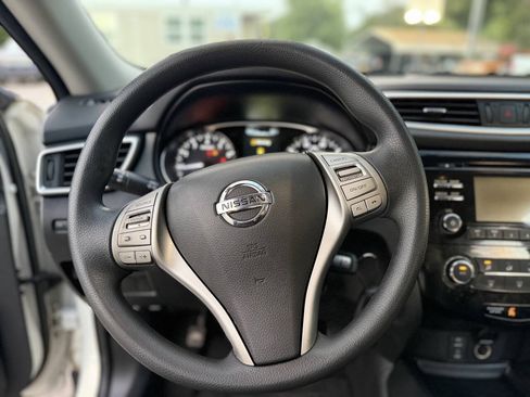 Used 2016 Nissan Rogue S w/ Appearance Package FWD image 22