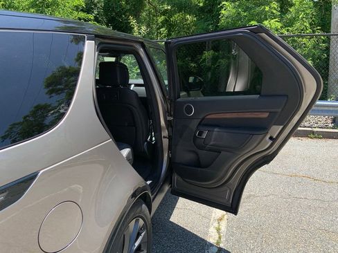 Certified 2024 Land Rover Discovery Dynamic SE AWD/4WD image 15