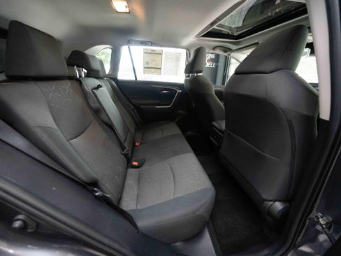 Used 2021 Toyota RAV4 XLE w/ Convenience Package AWD/4WD image 25