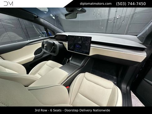 Used 2022 Tesla Model X Plaid image 18