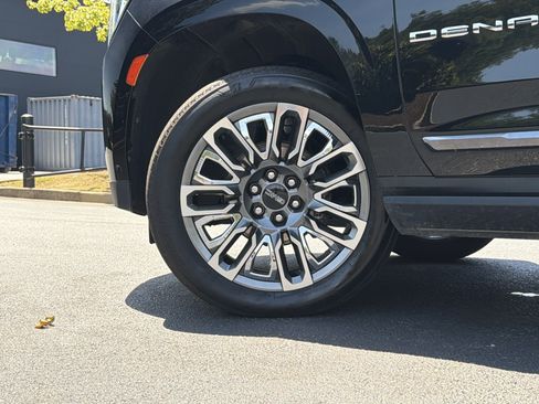 Used 2023 GMC Yukon Denali Ultimate AWD/4WD image 18