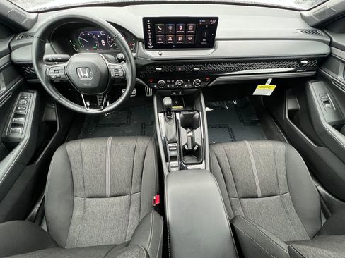 Used 2025 Honda Accord Sport image 16