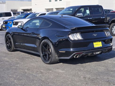 Used 2017 Ford Mustang Premium image 7