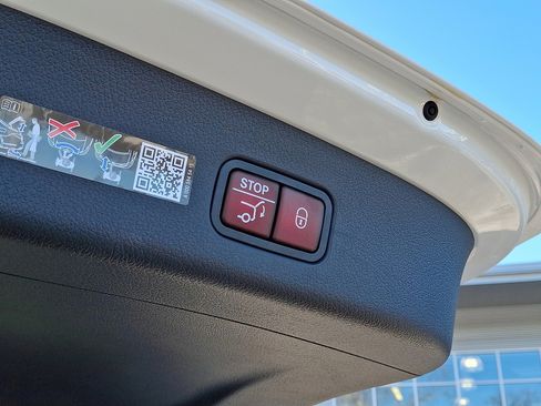 New 2026 Mercedes-Benz GLC 300 4MATIC image 23