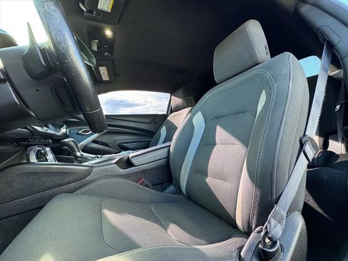 Used 2017 Chevrolet Camaro LT w/ Technology Package image 12
