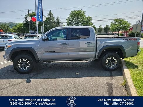 Used 2020 Toyota Tacoma TRD Off-Road AWD/4WD image 29