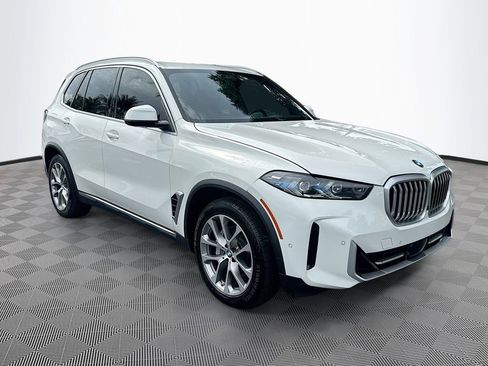Used 2024 BMW X5 xDrive40i w/ Premium Package AWD/4WD image 4