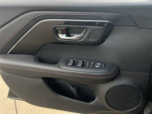 Certified 2025 Acura ADX A-Spec image 26