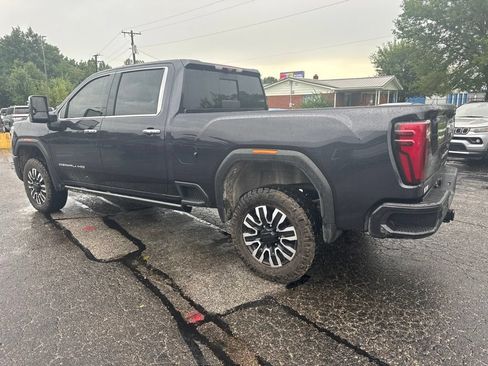 Used 2025 GMC Sierra 2500 Denali Ultimate w/ Max Trailering Package AWD/4WD image 3