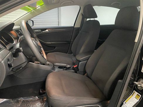 Used 2016 Volkswagen Jetta S image 10