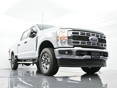New 2025 Ford F250 XLT w/ 360-Degree Camera Package image 28