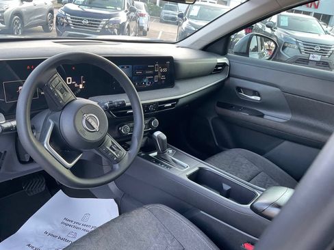 Used 2025 Nissan Kicks SV FWD image 12