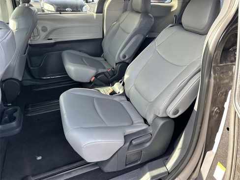 Used 2024 Toyota Sienna XLE image 12