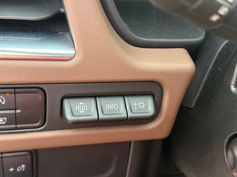 Used 2024 Chevrolet Tahoe High Country AWD/4WD image 8