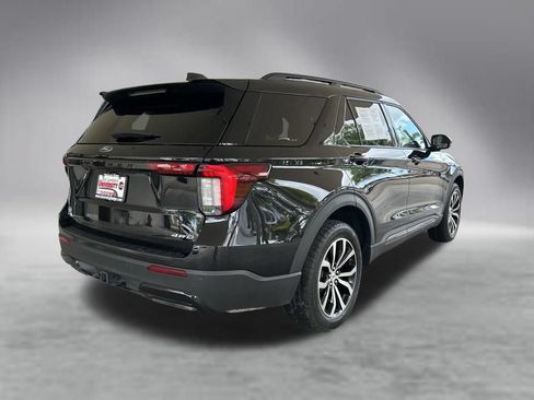 Used 2025 Ford Explorer ST-Line AWD/4WD image 3
